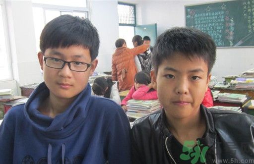 我13歲有點(diǎn)色怎么辦？我13歲有點(diǎn)色正不正常？