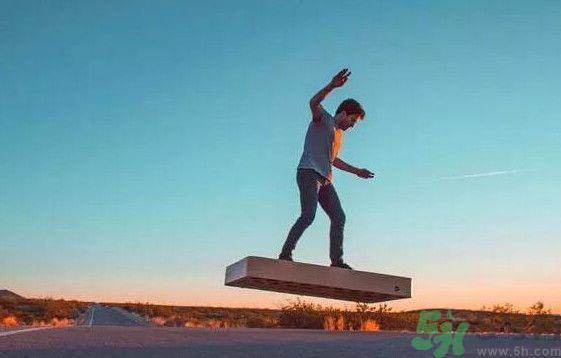 Hoverboard懸浮滑板國內(nèi)多少錢？懸浮滑板在哪可以買？