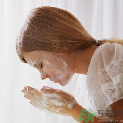 海鈺珍珠海藻柔膚水怎么樣？海鈺珍珠海藻柔膚水好用嗎？