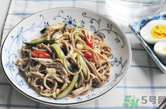 蕎麥怎么做成面條？蕎麥面條怎么做好吃？