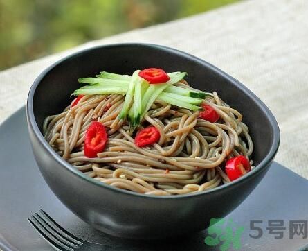 蕎麥怎么做成面條？蕎麥面條怎么做好吃？