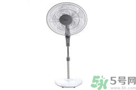 寶寶可以吹電風(fēng)扇嗎？寶寶多大了可以吹電風(fēng)扇？