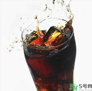 可樂第二天還可以喝嗎？隔夜的碳酸飲料可以喝嗎？