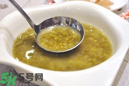 夏天喝綠豆湯好嗎？夏天喝綠豆湯好不好？