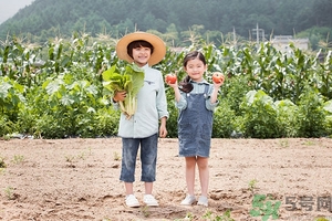 8歲男孩標(biāo)準(zhǔn)身高體重是多少？8歲女生標(biāo)準(zhǔn)身高體重是多少？