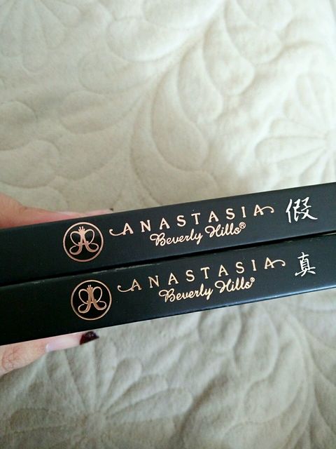 Anastasia修容盤真假辨別圖 Anastasia修容盤真?zhèn)舞b別對(duì)比