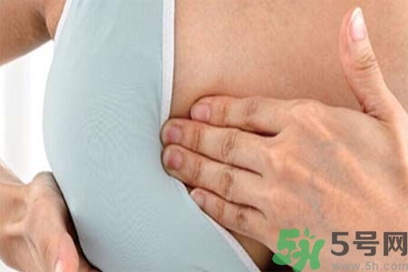 乳房上有硬塊怎么辦？乳房有硬塊的病因是什么？