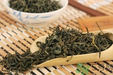 過期的茶葉有什么作用？隔夜的茶葉有什么作用？