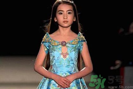 9歲女生的標(biāo)準(zhǔn)身高體重是多少？9歲女生正常身高體重是多少？