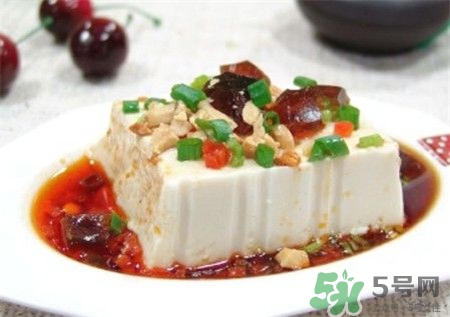 內(nèi)酯豆腐怎么打開不會碎掉?內(nèi)酯豆腐怎么取出來?