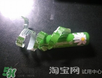 小甘菊唇膏小孩能用嗎？herbacin賀本清小甘菊唇膏小孩可以用嗎？