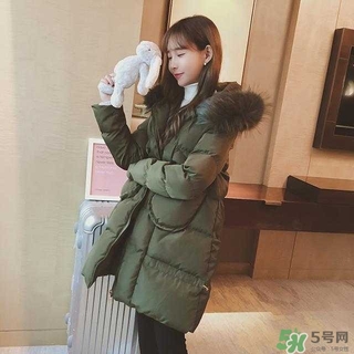 小個子女生適合穿什么羽絨服？個子矮的女生適合什么羽絨服