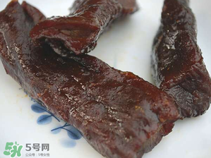 風(fēng)干牛肉是生的嗎？風(fēng)干牛肉是生的還是熟的？