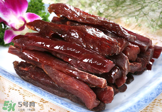 風(fēng)干牛肉是生的嗎？風(fēng)干牛肉是生的還是熟的？