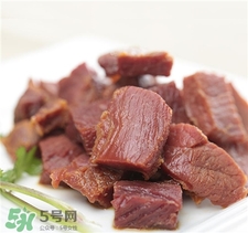 一斤牛肉鹵出來(lái)有多少?一斤牛肉可以鹵多少?