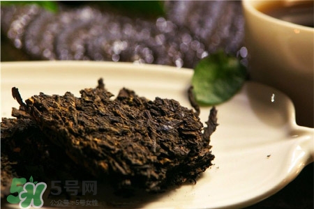 如何用紫砂壺泡茶？怎樣用紫砂壺泡茶？