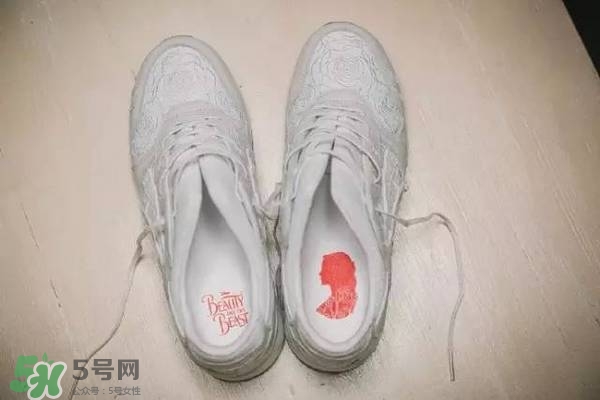 asics tiger美女與野獸合作款有哪些？asics美女與野獸多少錢(qián)？