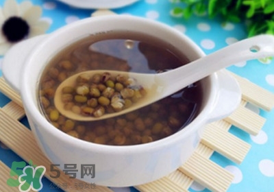 吃菠蘿舌頭麻怎么回事？吃菠蘿舌頭麻是過敏嗎