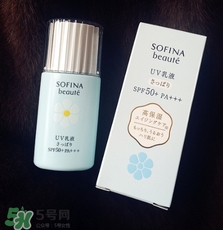 蘇菲娜藍(lán)小花和白小花哪個(gè)好？sofina蘇菲娜藍(lán)小花和白小花對比