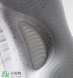 under armour curry4怎么樣？庫里第四代簽名鞋總決賽戰(zhàn)靴細節(jié)諜照