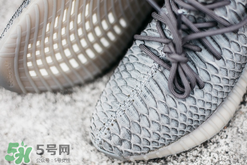 adidas yeezy 350 boost v2蟒蛇皮定制版多少錢？