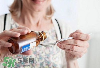 感冒藥和消炎藥能一起吃嗎？感冒藥吃多了會怎樣