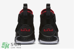 nike lebron soldier 11 bred多少錢？耐克士兵11黑紅配色專柜價(jià)格