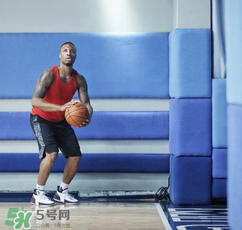 adidas dame3阿迪達斯利拉德三代獨立日配色多少錢？