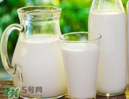 脫脂牛奶熱量高嗎？脫脂牛奶會(huì)發(fā)胖嗎