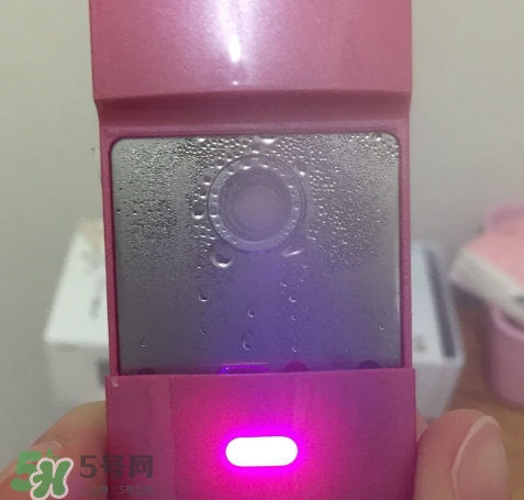 補水儀可以帶水充電嗎？補水儀怎么充電