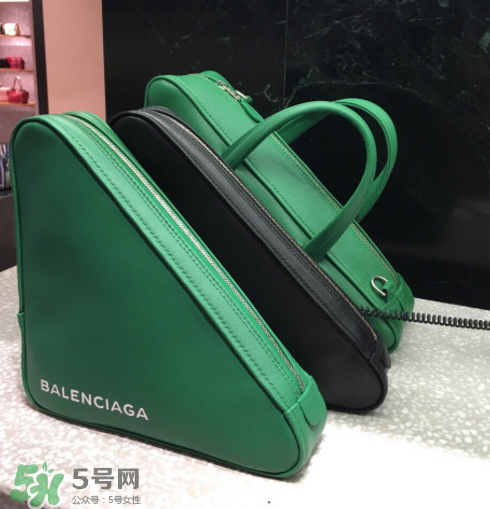 balenciaga三角包尺寸多大？巴黎世家三角形包包尺寸介紹