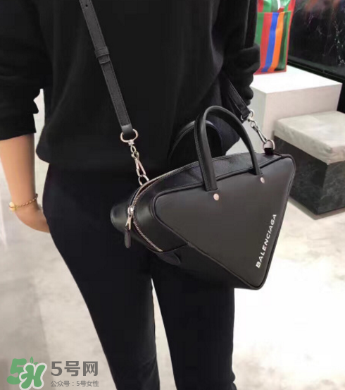 balenciaga三角包尺寸多大？巴黎世家三角形包包尺寸介紹