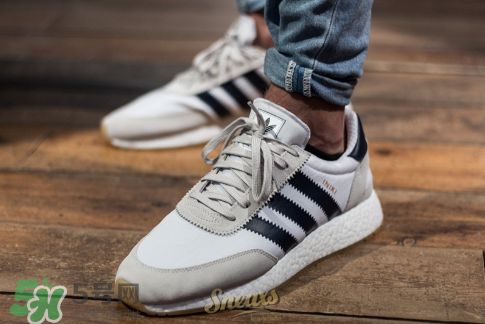 adidas iniki runner上腳效果怎么樣？阿迪達斯復古跑鞋好看嗎？