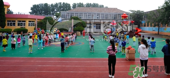 寶寶不去幼兒園怎么辦？寶寶不去幼兒園哭鬧怎么勸導？