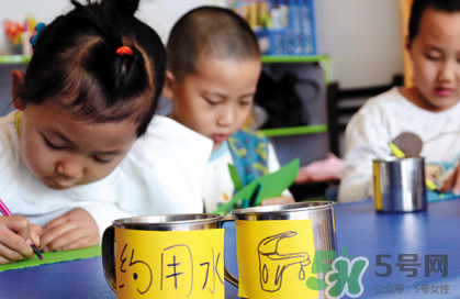 寶寶不去幼兒園怎么辦？寶寶不去幼兒園哭鬧怎么勸導？