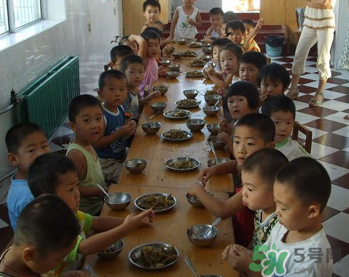 寶寶不去幼兒園可以嗎？寶寶可以不上幼兒園嗎？