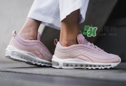 nike air max 97粉色蛇皮怎么樣_上腳效果好看嗎？