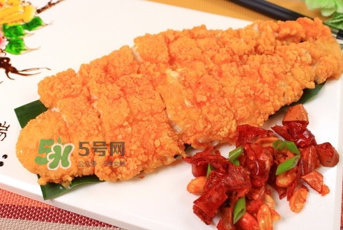 金鱒魚清蒸為什么變黑？食用金鱒魚有什么好處