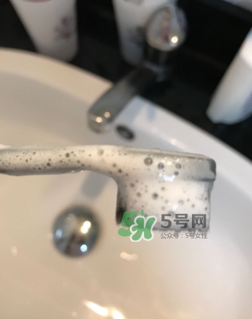 lg竹鹽牙膏怎么樣？lg竹鹽按壓牙膏怎么用？