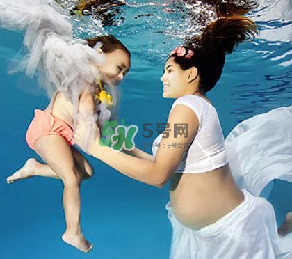 家里有寵物狗對(duì)孕婦好嗎？懷孕了家里有寵物要緊嗎？