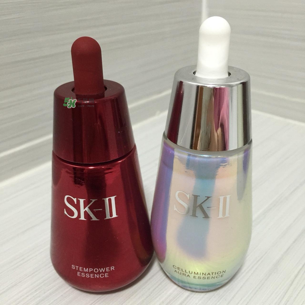 sk2小紅瓶和小燈泡精華哪個(gè)好？sk2小燈泡和小銀瓶精華區(qū)別