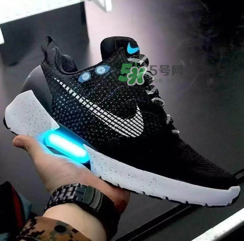 nike hyperadapt 1.0國內(nèi)什么時(shí)候發(fā)售？耐克自動(dòng)系鞋帶鞋國內(nèi)發(fā)售時(shí)間