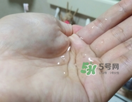 御泥坊水潤茶萃微囊黑面膜怎么用？