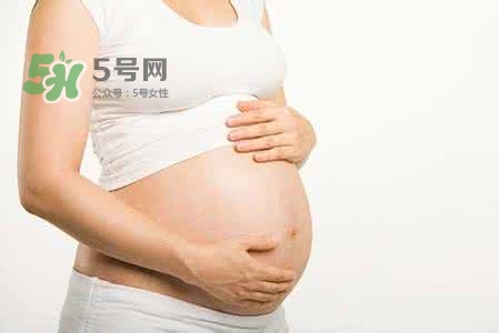 孕婦睡覺能伸懶腰嗎？孕婦睡覺伸懶腰對胎兒有什么影響？