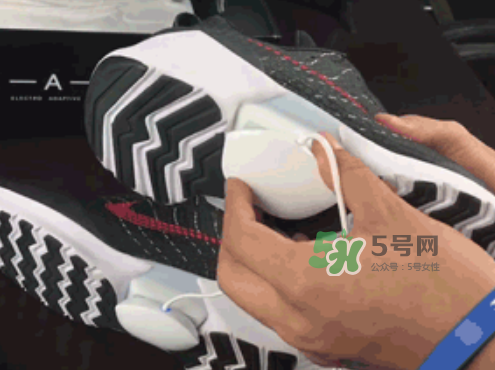 nike hyperadapt 1.0怎么充電？耐克自動(dòng)系鞋帶鞋要充電嗎？