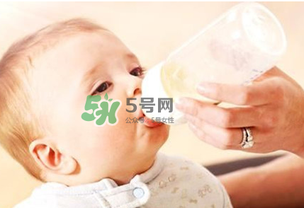 母乳和奶粉能混在一起吃嗎？母乳和奶粉混合喂養(yǎng)好嗎？