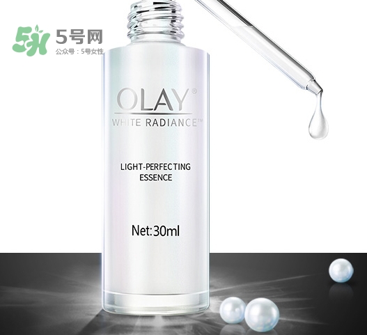 olay玉蘭油小白瓶小綠瓶哪個好？olay小白瓶小綠瓶區(qū)別