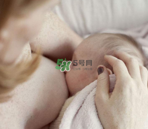 母乳喂養(yǎng)會(huì)積食嗎？純母乳喂養(yǎng)的寶寶會(huì)積食嗎？