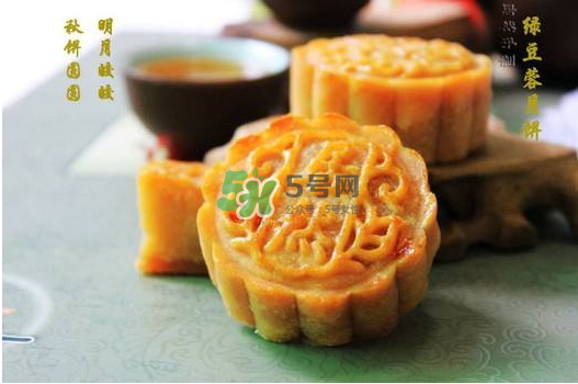 月餅烤裂了什么原因？月餅烤的時(shí)候?yàn)槭裁磿?huì)變形？