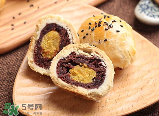 ?蛋黃酥可以不用豬油嗎？蛋黃酥用什么油好？